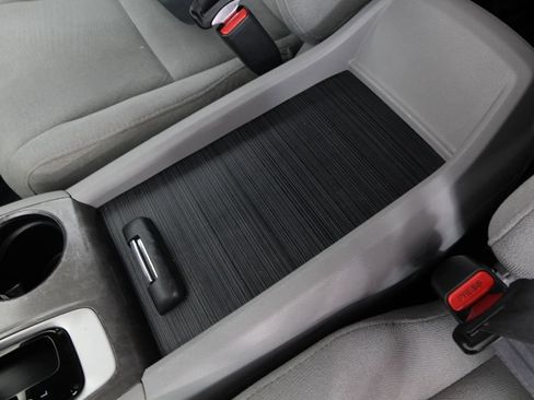 Used 2016 Honda Pilot LX image 32