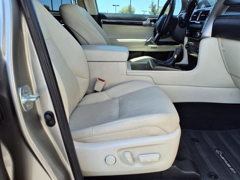 Used 2023 Lexus GX 460 Premium w/ Accessory Package AWD/4WD image 11
