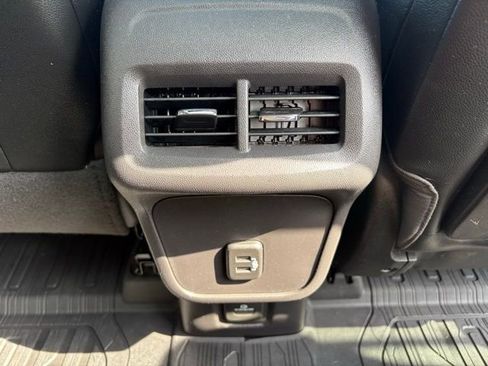 Certified 2024 GMC Terrain SLT w/ Infotainment Package II image 18