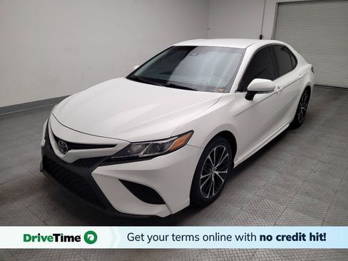 Used 2018 Toyota Camry SE w/ Convenience Package FWD image 1
