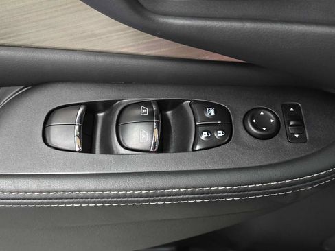Used 2018 Nissan Murano SL w/ Midnight Edition Package FWD image 22
