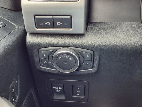 Used 2020 Ford F150 Platinum w/ Equipment Group 701A Luxury AWD/4WD image 21
