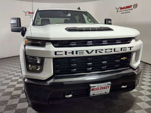 Used 2022 Chevrolet Silverado 2500 Custom w/ Custom Value Package image 3