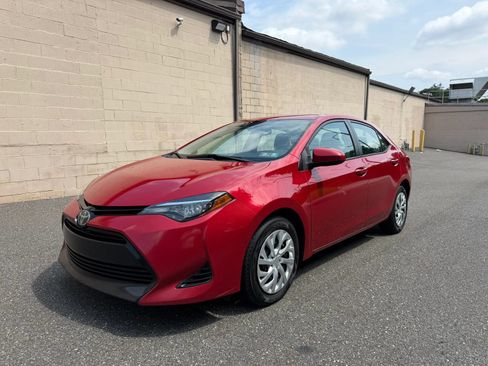 Used 2017 Toyota Corolla LE w/ Carpet Mat Package (TMS) FWD image 3