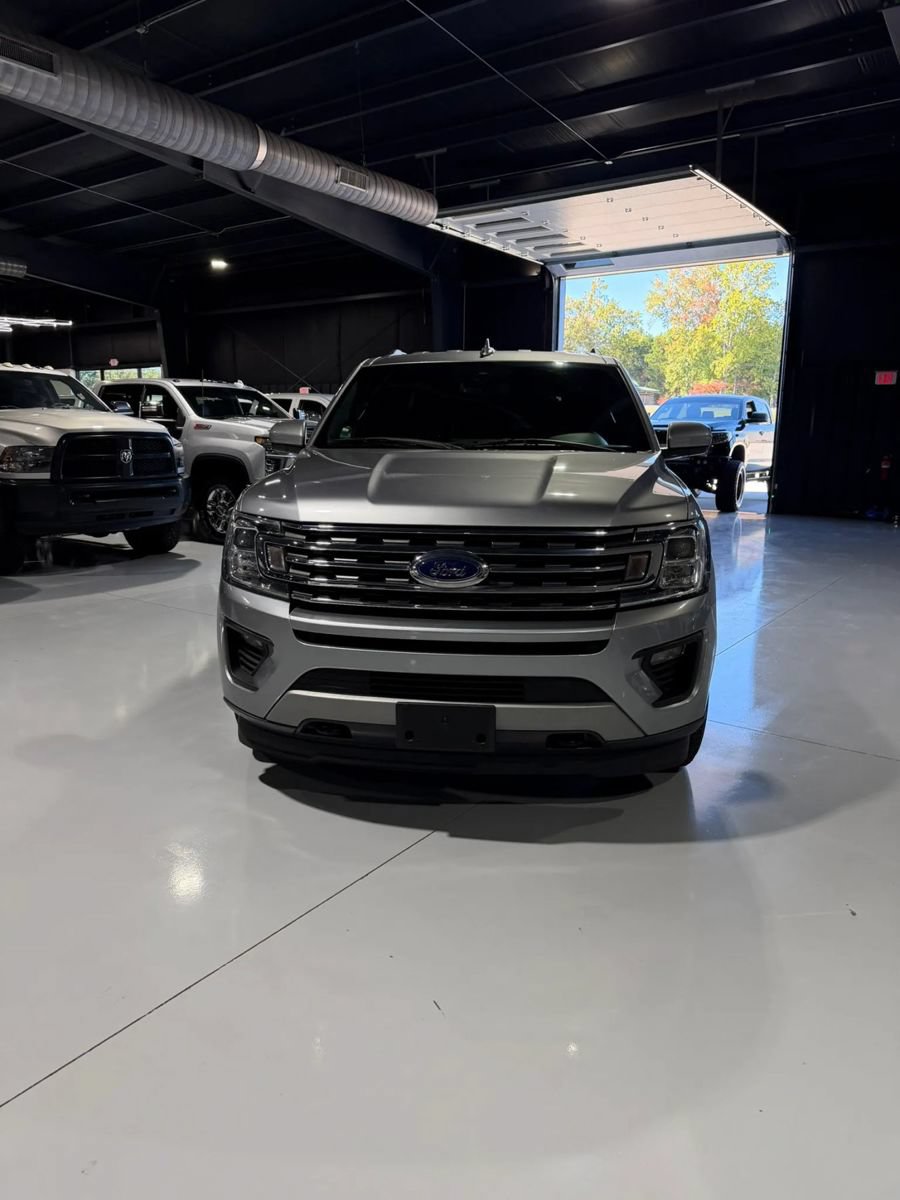 Used 2020 Ford Expedition XLT AWD/4WD image 2