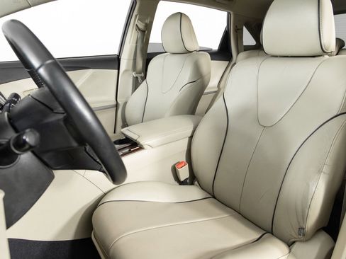 Used 2012 Toyota Venza XLE w/ XLE Premium Pkg image 16