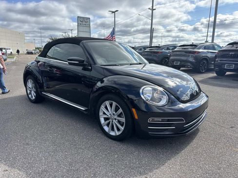 Used 2019 Volkswagen Beetle 2.0T SE image 4