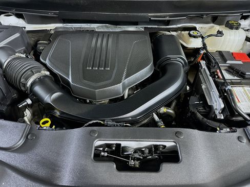 Used 2025 GMC Acadia Elevation image 35