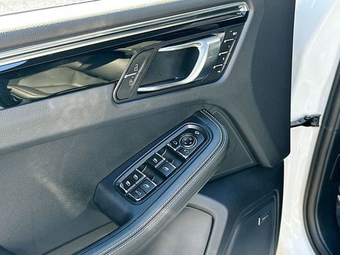 Certified 2026 Porsche Macan AWD/4WD image 20