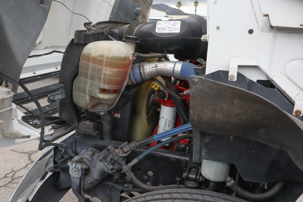 Used 2015 Ford F650 2WD Crew Cab Super Duty image 13