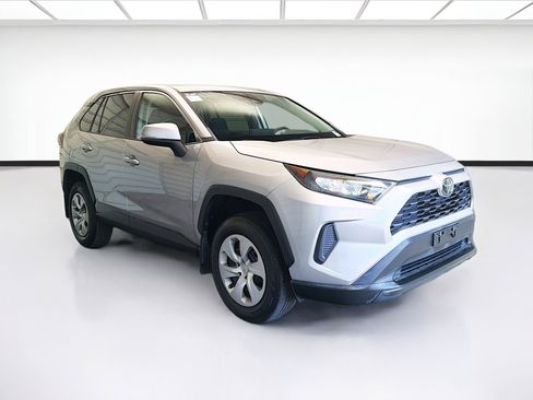 Used 2022 Toyota RAV4 LE w/ Carpet Mat Package (TMS) FWD image 3