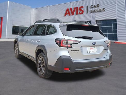 Used 2025 Subaru Outback Onyx Edition AWD/4WD image 3