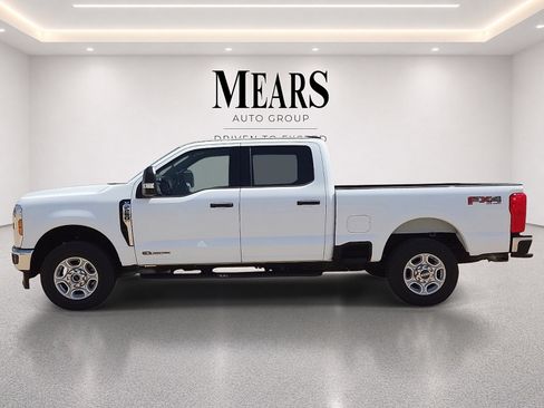 Used 2025 Ford F250 XLT w/ FX4 Off-Road Package AWD/4WD image 2