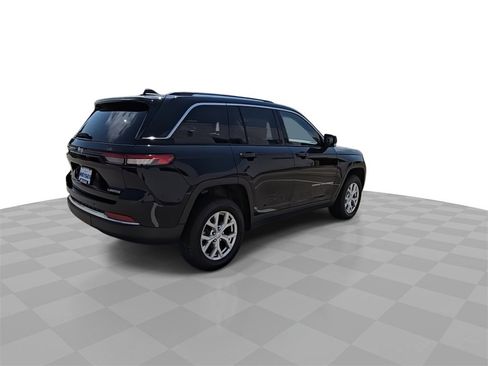 Used 2023 Jeep Grand Cherokee Limited image 8