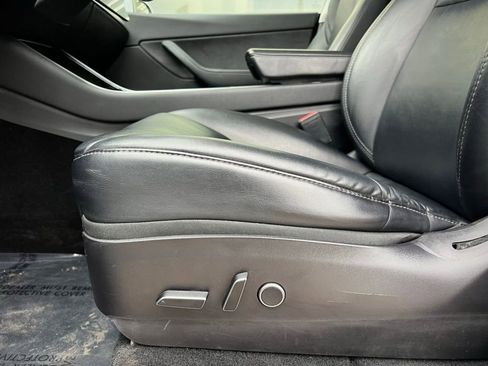 Used 2021 Tesla Model Y Long Range image 43