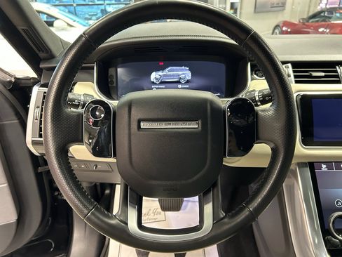 Used 2020 Land Rover Range Rover Sport HSE image 11