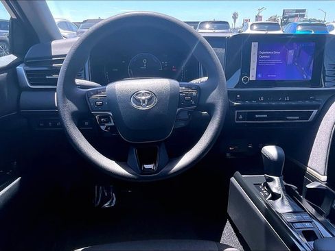 Used 2025 Toyota Camry LE FWD image 5