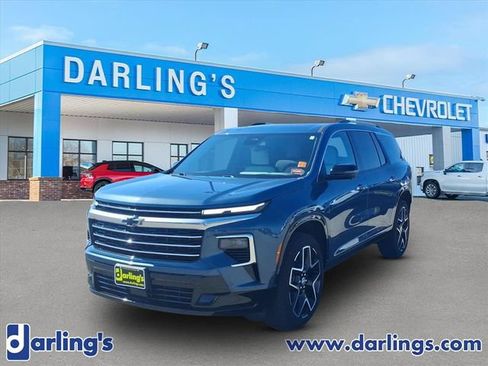 Used 2025 Chevrolet Traverse High Country FWD image 1