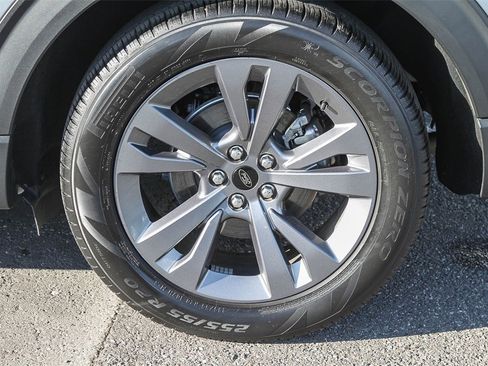 Used 2023 Ford Explorer XLT w/ Equipment Group 202A image 13