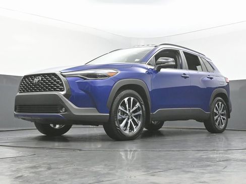 Used 2025 Toyota Corolla Cross XLE w/ Convenience Package image 51