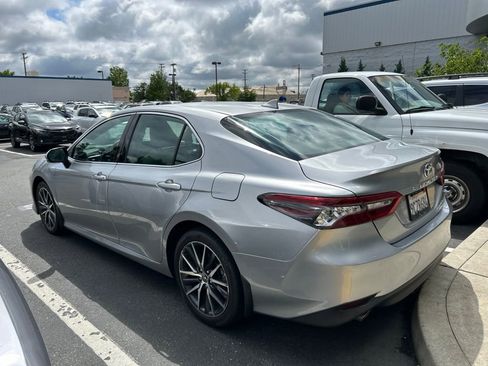 Used 2023 Toyota Camry XLE FWD image 2