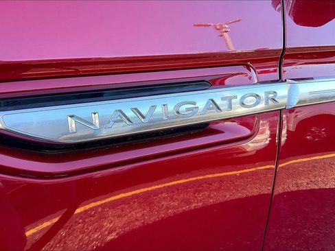 Used 2019 Lincoln Navigator Reserve AWD/4WD image 32