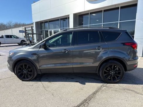 Used 2019 Ford Escape SE image 4