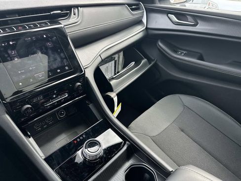 New 2026 Jeep Grand Cherokee Laredo image 16