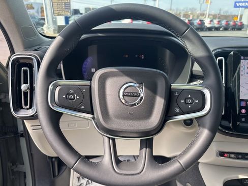 Certified 2023 Volvo XC40 B5 Ultimate AWD/4WD image 23