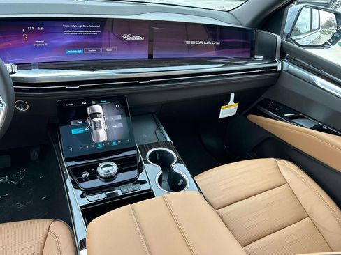 New 2026 Cadillac Escalade Luxury w/ Touring Package image 15