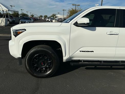 Certified 2025 Toyota Tacoma SR5 image 26