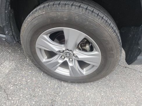 Used 2024 Toyota RAV4 XLE image 16