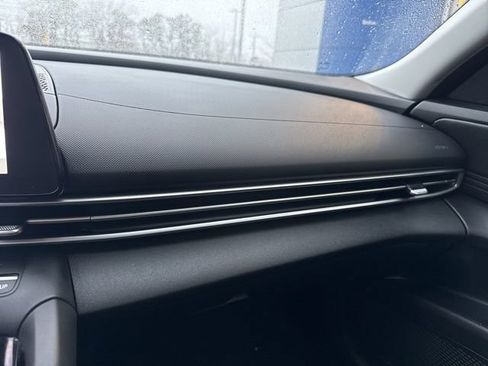 Used 2023 Hyundai Elantra SEL w/ Convenience Package FWD image 44