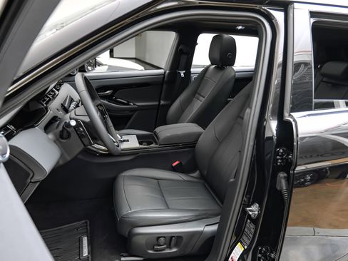 Used 2025 Land Rover Range Rover Evoque S image 41