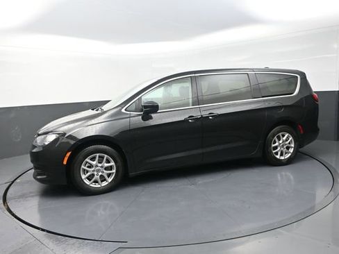 Used 2023 Chrysler Voyager LX FWD image 80