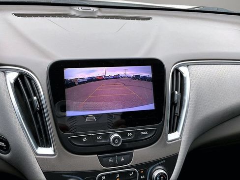 Used 2020 Chevrolet Malibu LT FWD image 13