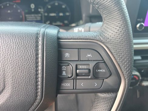 Used 2025 Toyota Tacoma TRD Off-Road AWD/4WD image 18