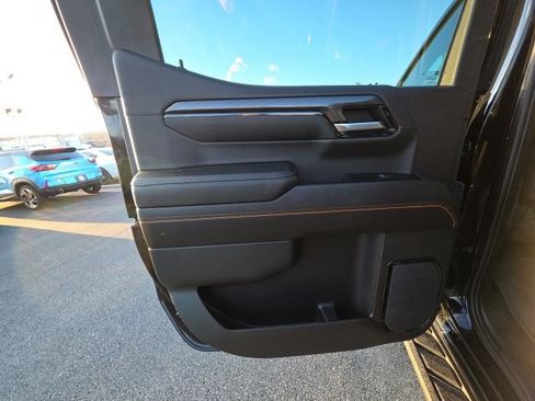 Used 2023 GMC Sierra 1500 AT4 w/ AT4 Premium Package image 32