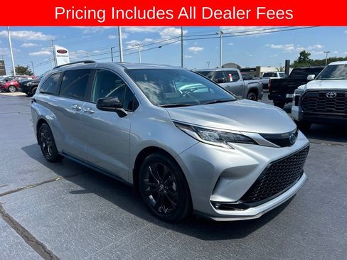 Used 2024 Toyota Sienna XSE w/ XSE Plus Package FWD image 25