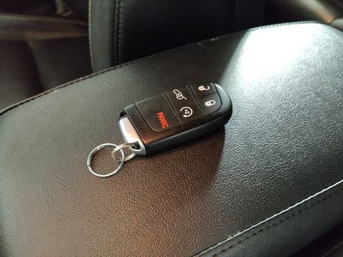 Used 2017 Jeep Grand Cherokee Limited RWD image 32