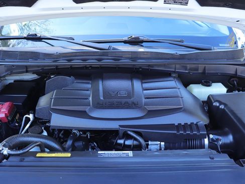 Used 2023 Nissan Titan SV image 31