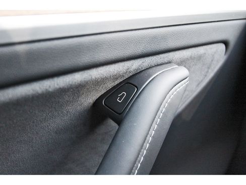 Used 2025 Tesla Model Y Long Range RWD image 21