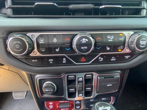 Used 2024 Jeep Wrangler Unlimited Rubicon 392 AWD/4WD image 23
