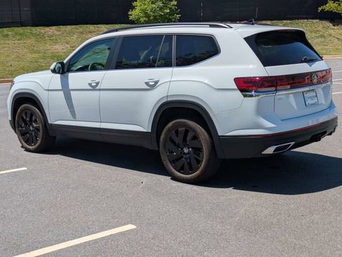 Certified 2024 Volkswagen Atlas SE w/ Black Wheel Package FWD image 6