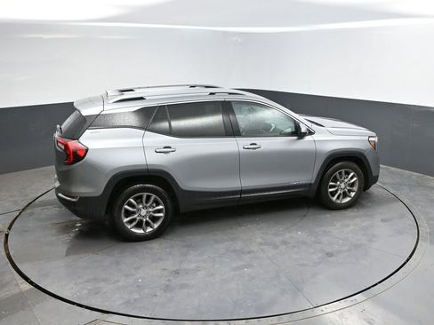 Used 2024 GMC Terrain SLT AWD/4WD image 18