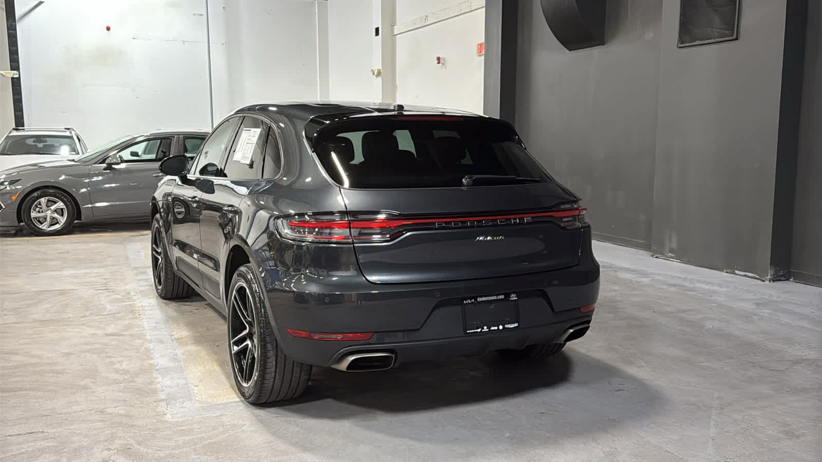 Used 2021 Porsche Macan AWD/4WD image 6