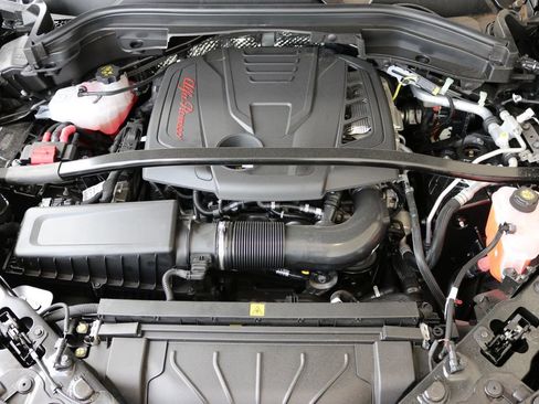 New 2025 Alfa Romeo Stelvio Sprint image 32