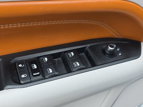 Used 2022 Jeep Compass Limited w/ Sun and Sound Group AWD/4WD image 33
