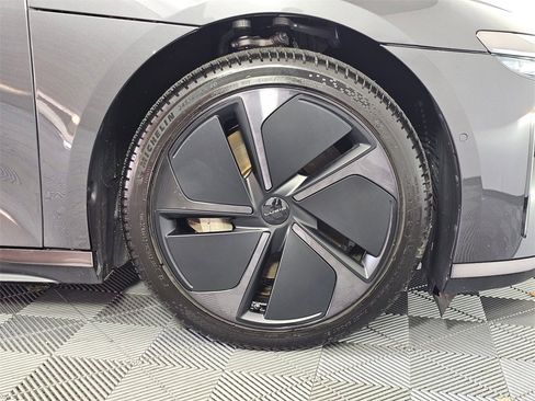 Used 2024 Lucid Air Touring image 9