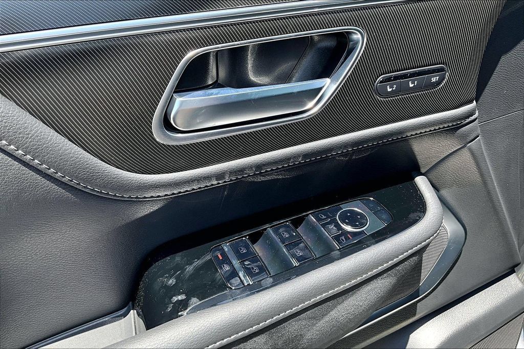 New 2027 INFINITI QX80 Luxe w/ Cargo Package RWD image 21